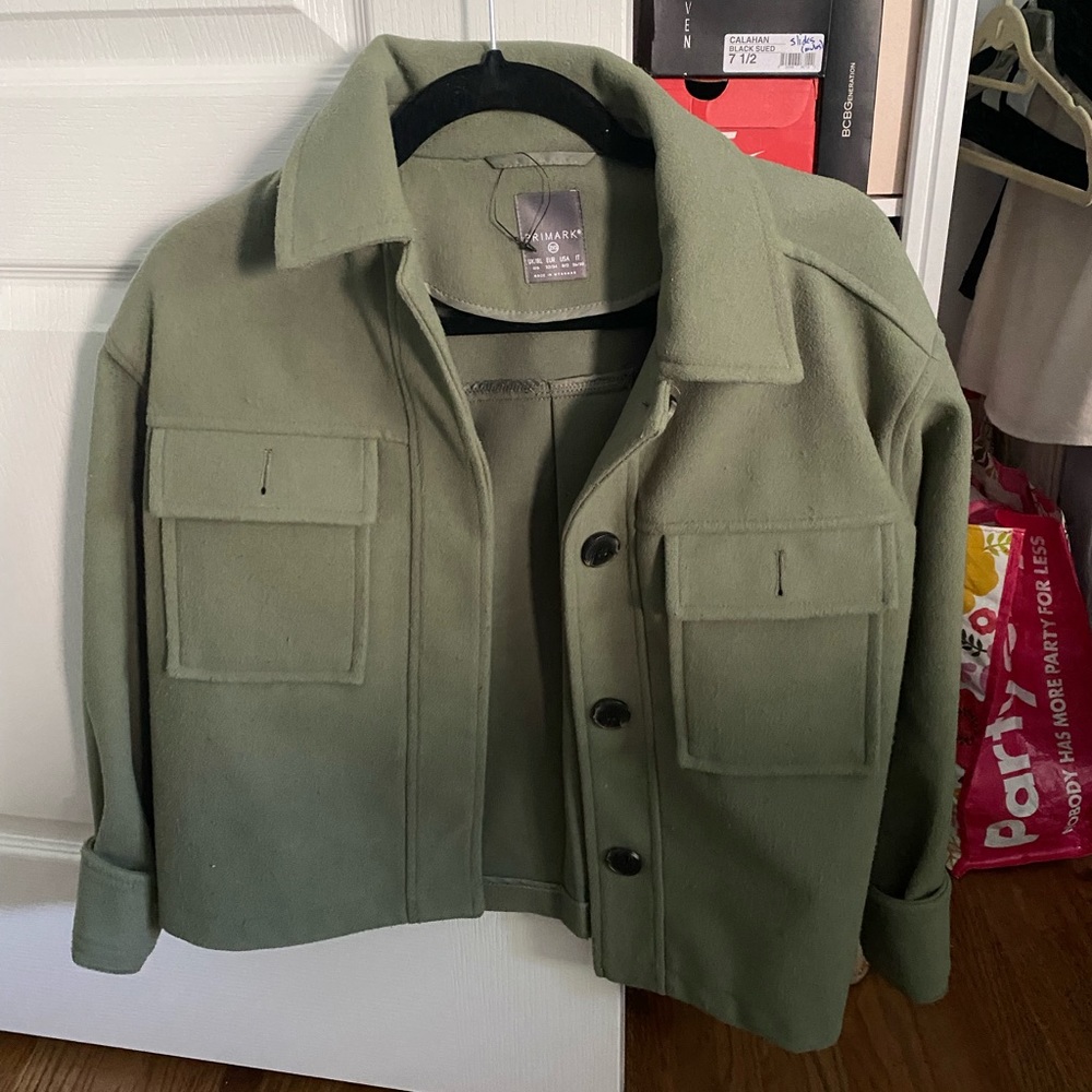 Green button up cropped jacket